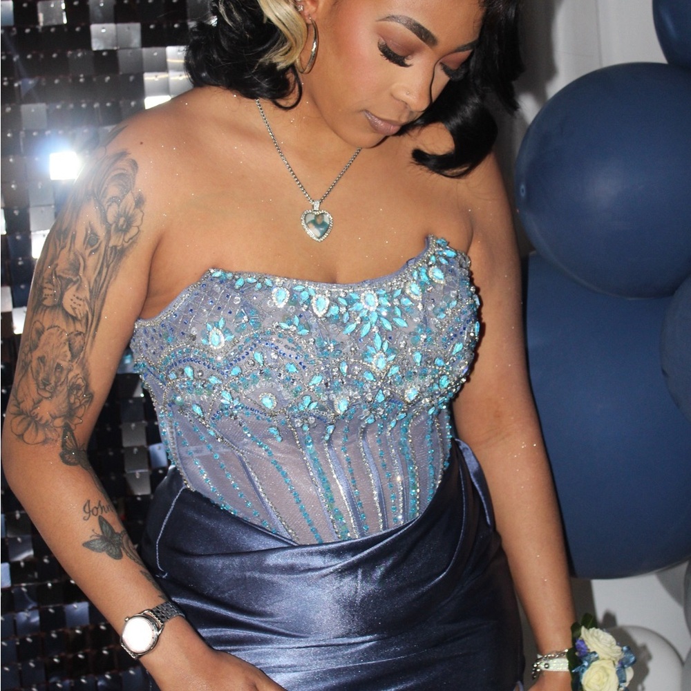 Elegant Blue Evening Gown